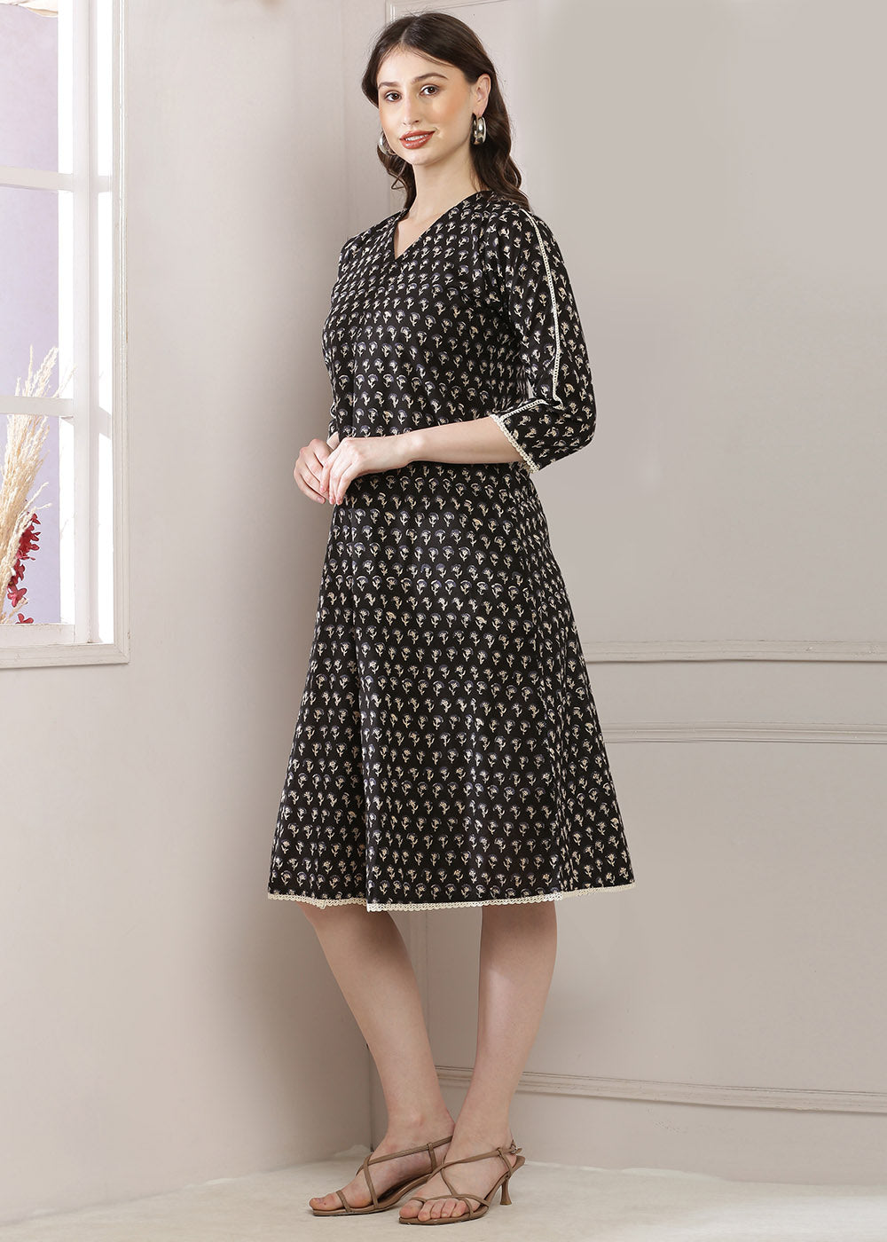 A-line Dress With A V-neck And Box Pleat