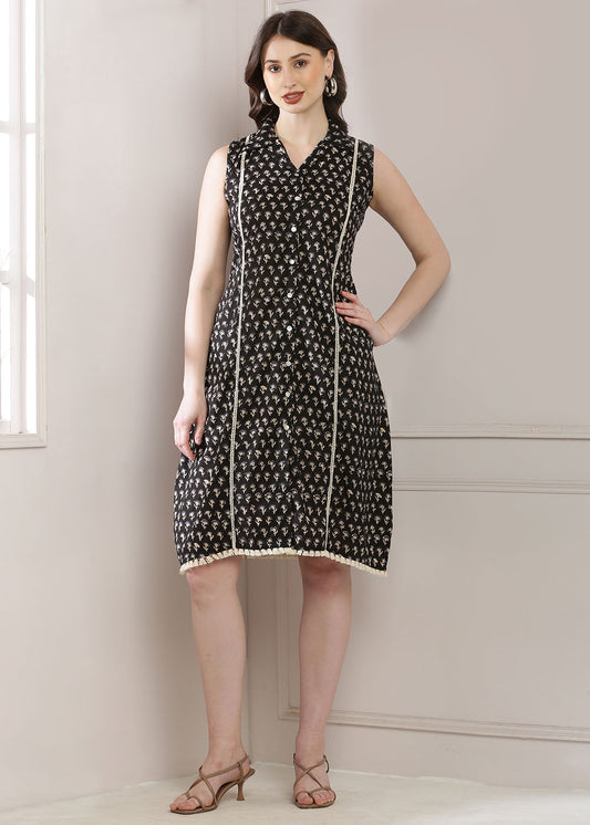 Black Dress Featuring A Shirt Collar And A Stylish Belt