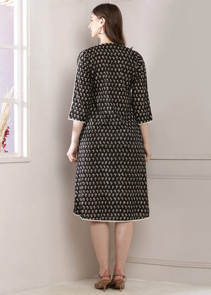 A-line Dress With A V-neck And Box Pleat