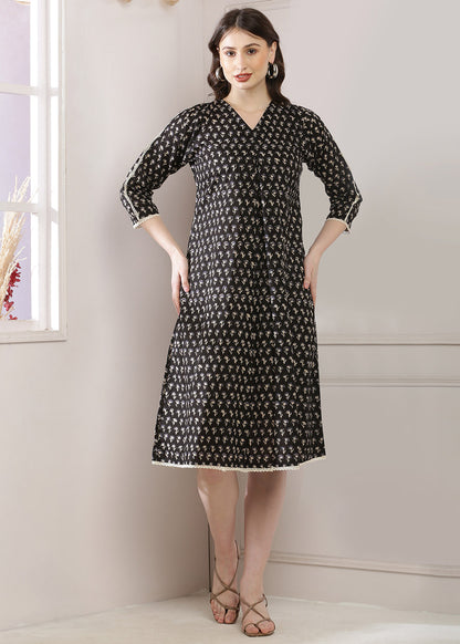 A-line Dress With A V-neck And Box Pleat