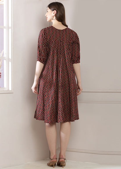 Dress In Kali Style With Maroon And Black Colors