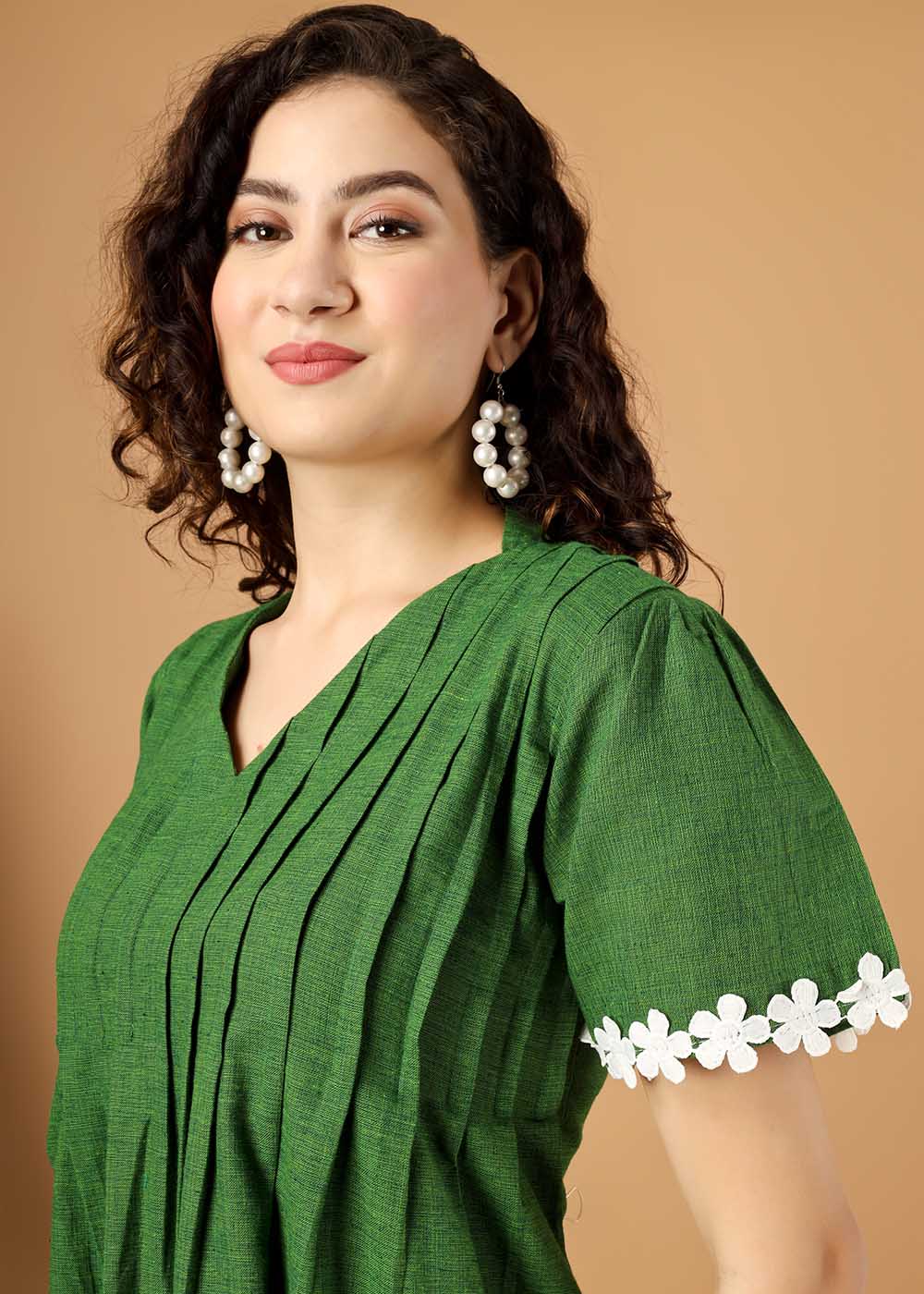 Gorgeous Green Dress Knife Pleats On Yoke